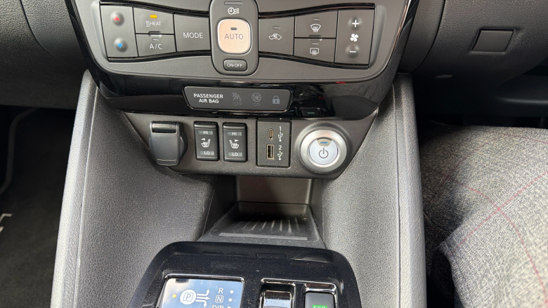 Nissan LEAF 110kW Tekna 39kWh 5dr Auto Electric Hatchback